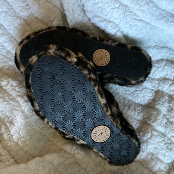 UGG fluff yeah slides, size 7, NWOT - Picture 3 of 4
